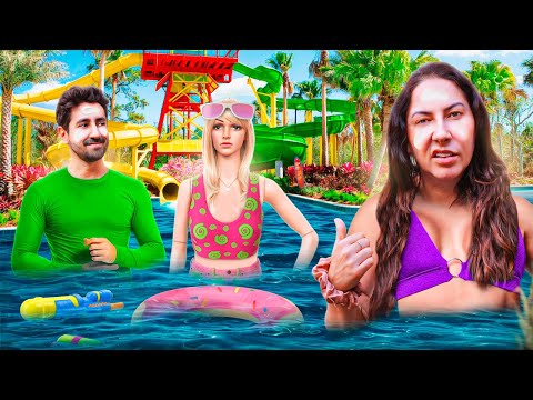 LEVAMOS UMA MANEQUIM para um PARQUE AQUÁTICO