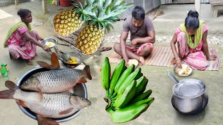 New style AMERICAN RUI FISH curry with RAW BANANA and RIPE PINEAPPLE eating by Santali TRIBE couple