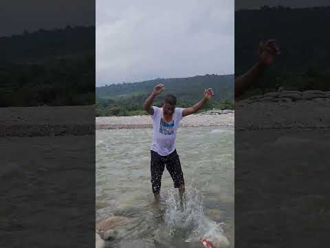 মামা একটা পাথর পেয়েছে 🤔#সাদা_পাথর #মজার_মুহূর্ত #মামার_দুষ্টামি #পারিবারিক_ভ্লগ