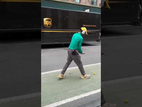 There's no place like New York. 🗽 (📹: TikTok/
marcuscolemancooper) #golf #golflife #nyc #shorts