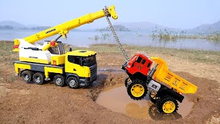 Mini Tractor Accident River Pulling Out Crane - Dump Truck - Auto Rickshaw   Mini pickup - Coco Car