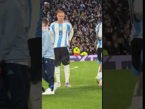 Rodrigo De Paul jugando con los hijos de Leo Messi 😂 #rodrigodepaul #depaul #leomessi #messi