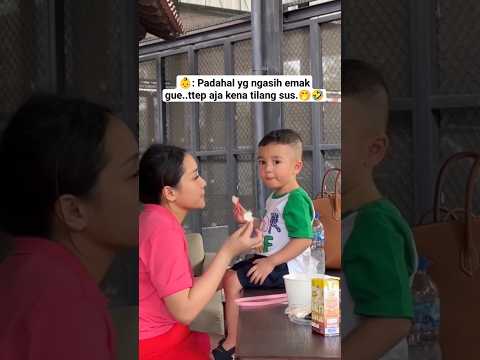 Rayyanza gue pikir bisa makan kerupuk sepuasnya...tetep saja ada yg mantau🤭🤣 #rayyanzamalikahmad