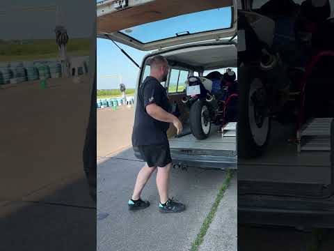 Décharger et remonter sa moto a 1 bras