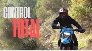 Cómo Mejorar tu Control en Enduro: Ir de Pie en Senderos Complicados