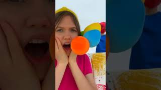 Алекс и Настя играют с шариками и изучают цвета Daddy fingers family song balloons #shorts rus