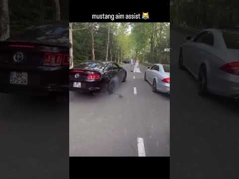 Aim assist on #cars #sportscar #reels #cartok #shorts #fyp #crash #cops #weeding #burnout