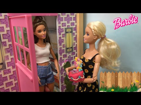 Barbie and Ken at Barbie Dream House: Visiting Friend💗