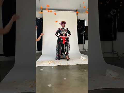 A little BTS of Party King's photoshoot!!????#costume #halloween #dayofthedead #cosplay