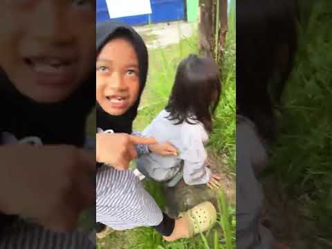 Shasmira Shaqeena sedang live sekarang!