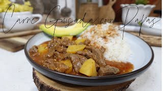 CARNE DE RES GUISADA CON PAPAS