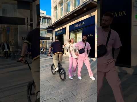 Wie hättet ihr reagiert? 😱 #kick #girl #bikeislife