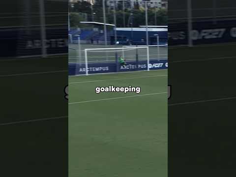 The art of goalkeeping 🎨 #LigaFMoeve #LigaF