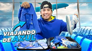 VIAJANDO SOLO DE COLOR AZUL