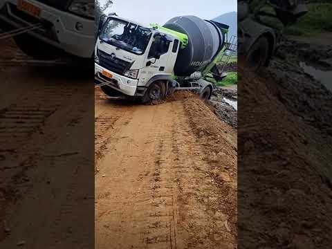 Excavator #excavator #shortsviral #amazing #truck #sinotruk #shorts