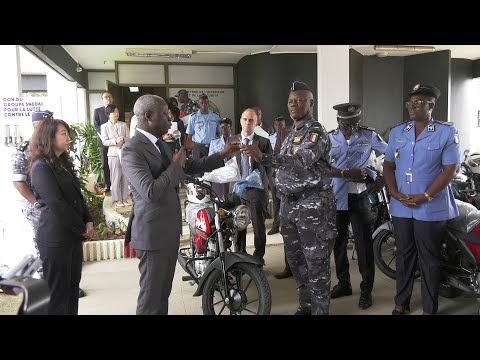 La coopération japonaise offre 24 motos à la Police Nationale