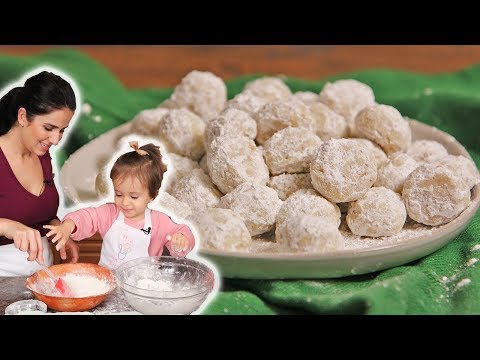 Snowball Cookies with Mommy & Mia