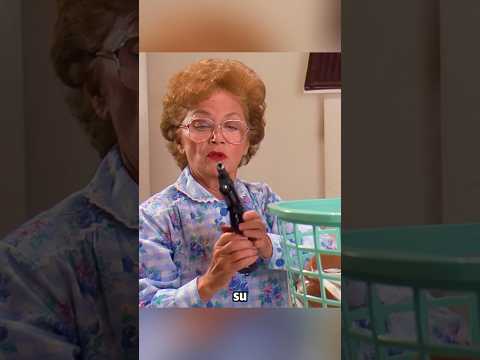 Las buenas intenciones de mamá se desvían.#movie  #film  #shorts