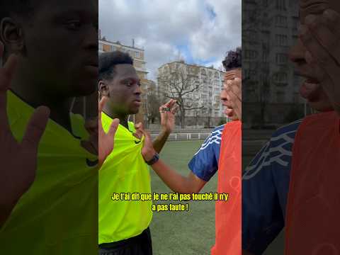 SE SORTIR D'UNE SITUATION CRITIQUE : LE JOUEUR COLÉRIQUE ⚽️ #football #drole #sketch #rire #foot