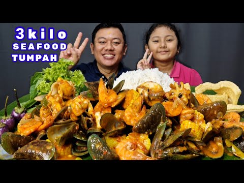 MUKBANG MAKAN SEAFOOD TUMPAH CUMI SOTONG UDANG KERANG SAOS PEDAS NIKMAT