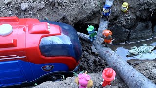 PAW PATROL rescata el PATRULLA BUS! Patrulla canina PAW PATROLLER cachorros mighty pups videos niños
