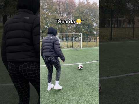 quando una ragazza tira meglio di te #pirlo #calcio #football #tiro #ragazza