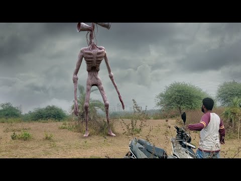 I Saw The Real Siren Head In Forest !