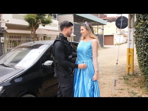 Policia se enamora de una princesa 😱😍