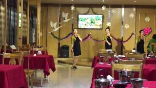 Performance in Pyongyang restaurant