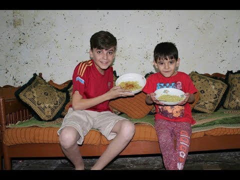 تحدي الاندومي الحار و البارد ويه جوجو لايفوتكم ابراهيم محمد