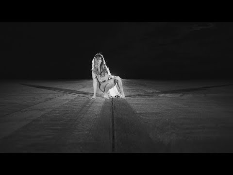 Tereza Kerndlová - Když Nebe Padá Nám (Official Music Video)