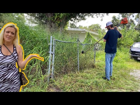 I KNOCKED on this RANDOM HOMEOWNERS door and GAVE her a FREE LAWN MAKEOVER [This yard was NEGLECTED]