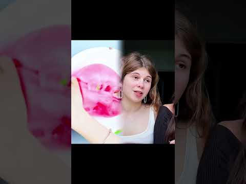 tu les vois JAMAIS séparés ! leur seul passe temps c'est de critiquer les autres 💀