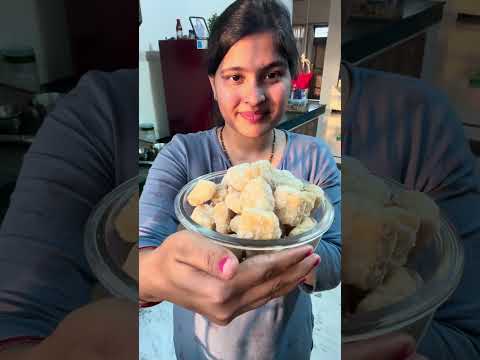 आप में से किस ने अपने बचपन में ये मिठाई खाई है || Mithi Mathri || Sakkarpare Recipe. #sakkarpare