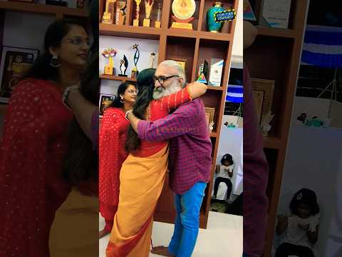 സുഹൃത്ത് നാദിറ ചേച്ചിയുടെ വീട് പാലുകാച്ച് ചടങ്ങിൽ പങ്കെടുക്കാൻ എത്തിയ ദിവ്യ ചേച്ചിയും മൂർത്തി സാറും.