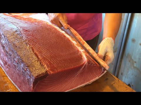 Bluefin Tuna Cutting Skills, Tuna Belly Sashimi / 黑鮪魚切割技能 - Fish Market in Taiwan