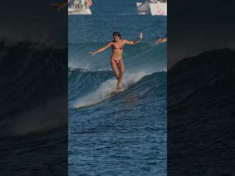 @jojowiththeflo (IG) flowing! #Waikiki #Hawaii #surfing #surfer #surfergirl