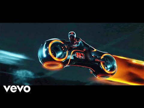 Rihanna - Disturbia (dizzy l9ve remix)   Tron Legacy (Lightbike Scene)