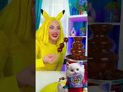 The Coolest Chocolate Art Hack! 💖 Making Amazing Edible Eyes!