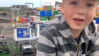 Showdown in Jack City: Polizei stoppt Johnny, Schiesserei bricht aus! 💥🚓 BRUDER & Playmobil Action