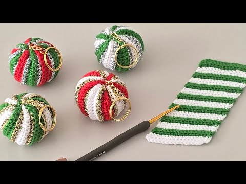 🎄🎁Fascinating Crochet Christmas Ball Keychains for Gift Giving