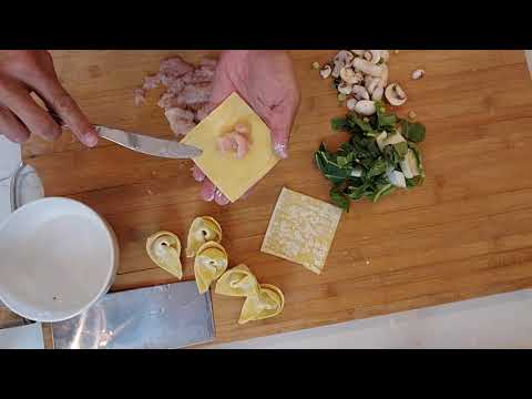 How to make wonton soup at home