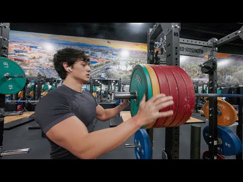 MATCHING MY SQUAT PR ON A CUT | Supplements | My workout split