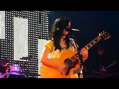Demi Lovato Live - Two Worlds Collide & Message For Selena