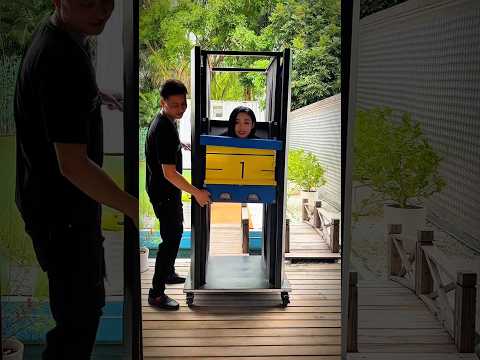 Floating Head Magic Trick! ๐ฑ๐ฉ Kids Shocked!