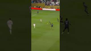 QUE DEFESA ABSURDA! 😱 | RB SALZBURG X REAL MADRID | COPA DO MUNDO DE CLUBES | #shorts | ge.globo