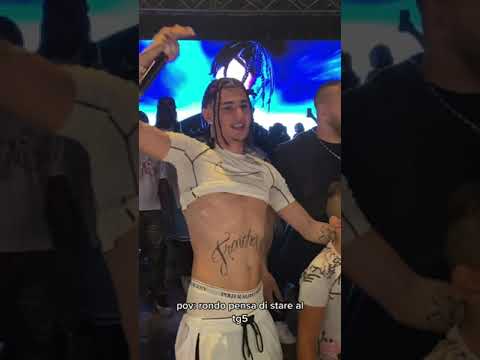Rondo pensa di stare al tg