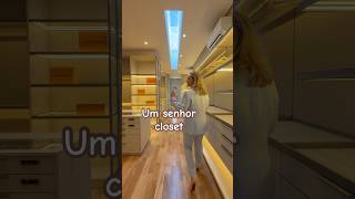 Como é um closet de uma casa de 72 milhões?  Neste sábado vídeo completo aqui no canal!