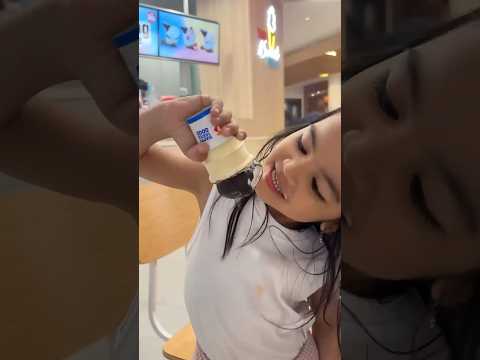 Beli Eskrim dibalik tidak tumpah! cocok untuk anak-anak, Magic Ice Cream Dairy Queen #shortvideo