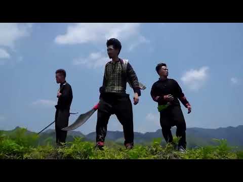 Mas Muas - Truyện | Mỗi bước chân là cả một câu chuyện